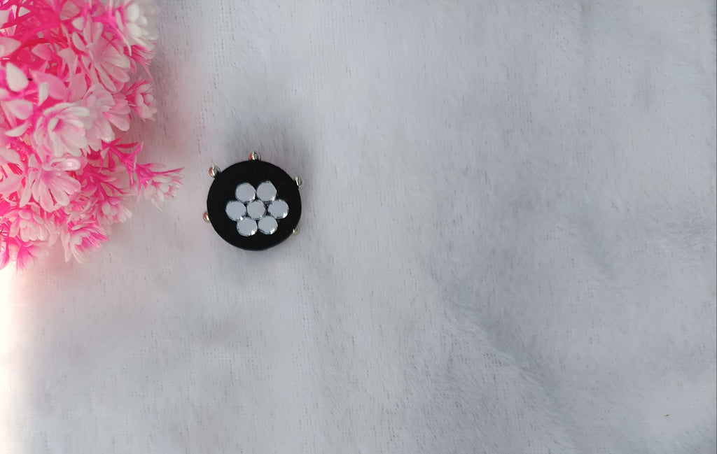Black Finger Ring