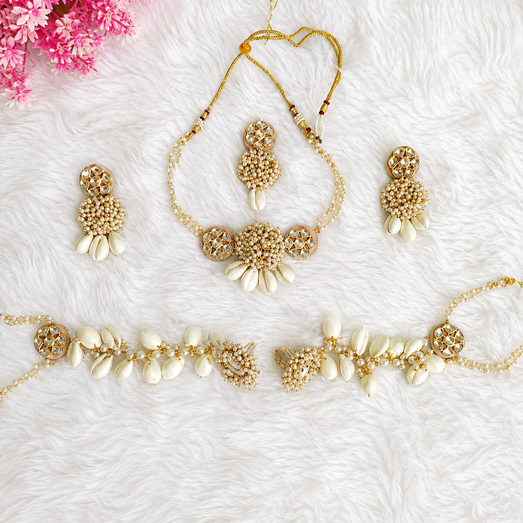 Royal Shell Kundan Set