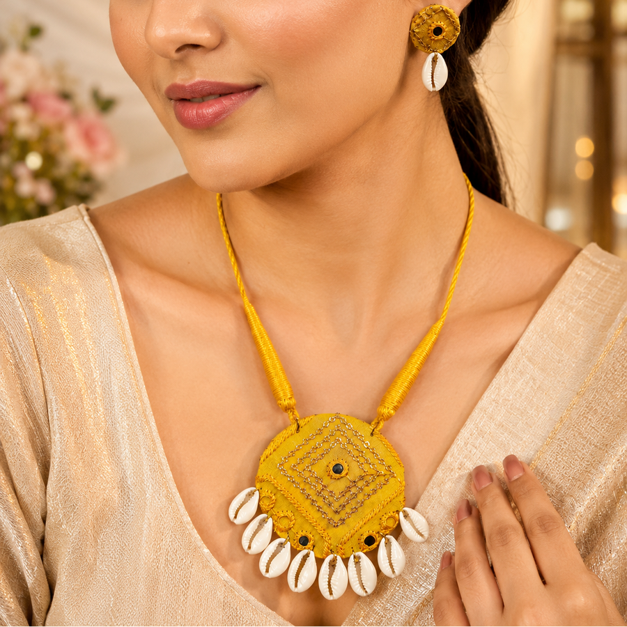 Traditional Shell Pendant Set